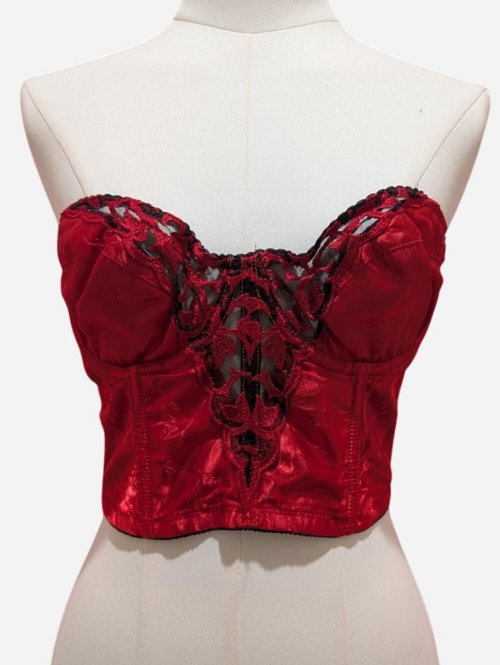 Vintage Red/Black Lace Bustier (Size 36B) ‼️Open To Offers